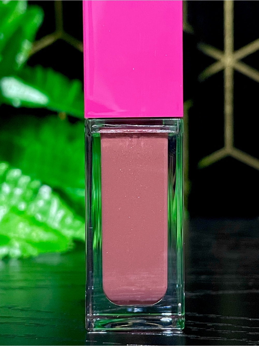 Valentino Puffer Complex™ Lip Plumper Gloss - Shade Warm Up - Picture 3 of 8